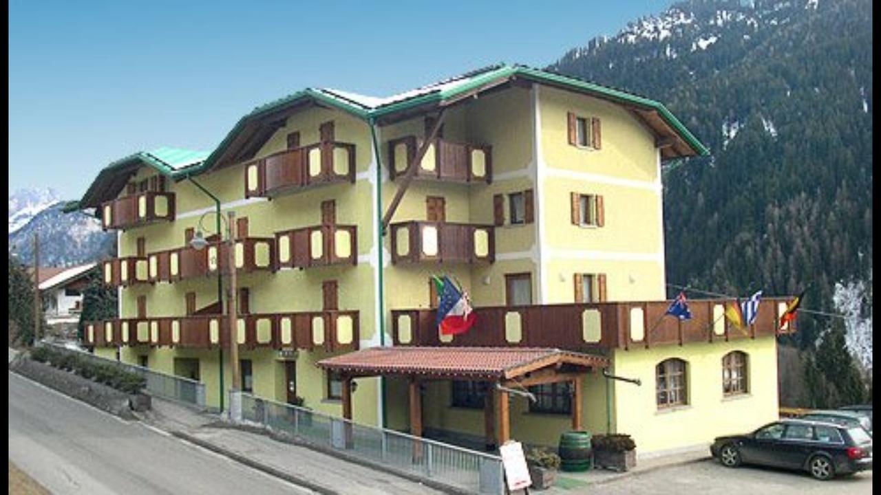 Hotel Tosa 마돈나 디 캄필리오 외부 사진