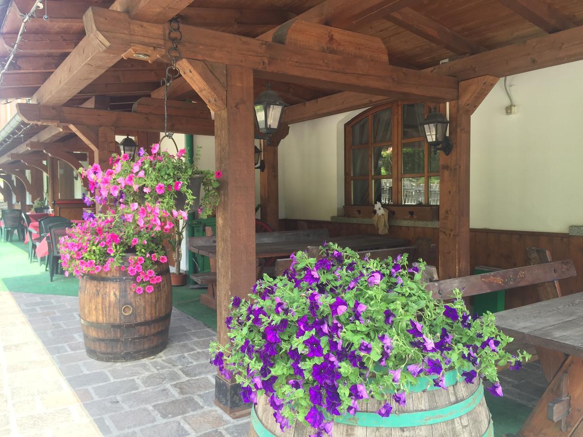 Hotel Tosa 마돈나 디 캄필리오 외부 사진